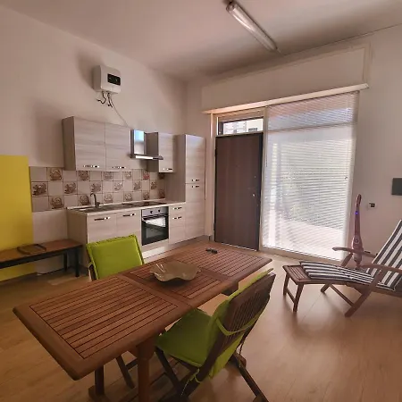 2 Stanze Con Cucina E Bagno 65mq Appartamento *